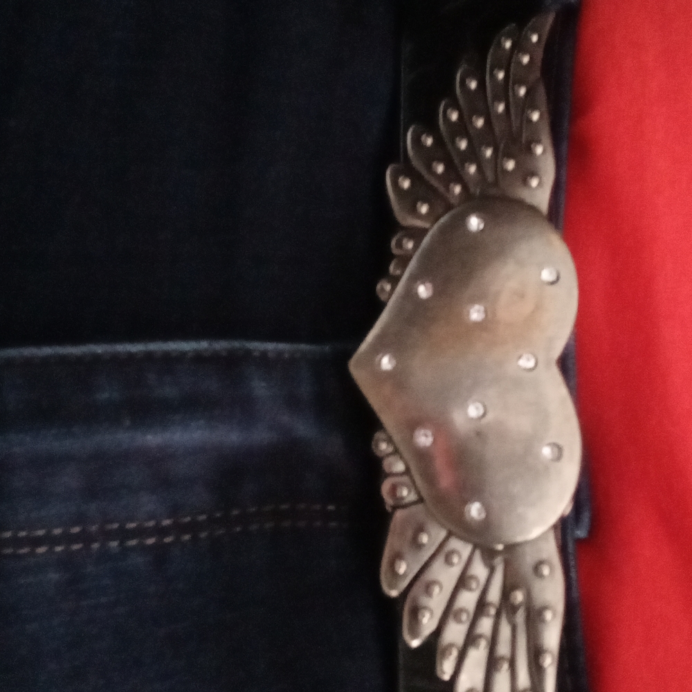 Belt With Heart and wings rhinestone and metal studed. - Picture 10 of 10
